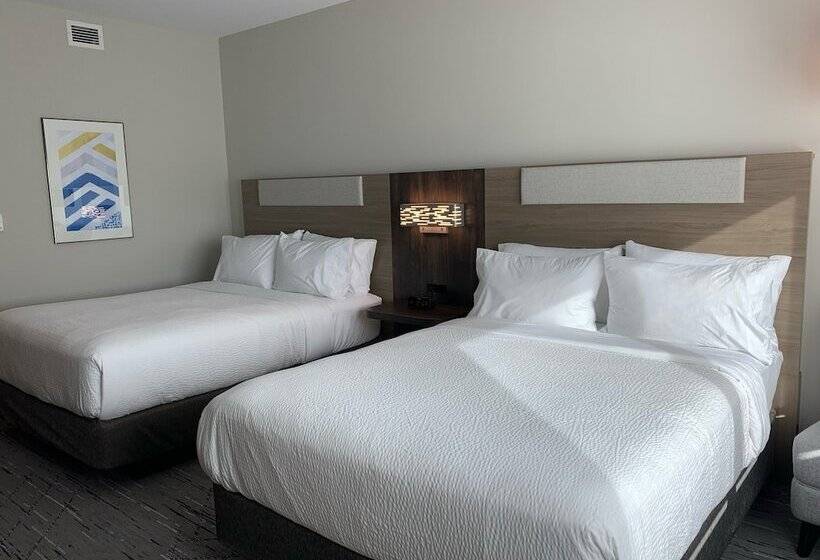 هتل Holiday Inn Express & Suites   Courtenay   Comox, An Ihg