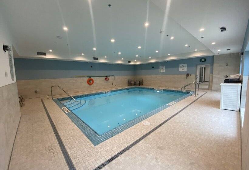 هتل Holiday Inn Express & Suites   Courtenay   Comox, An Ihg