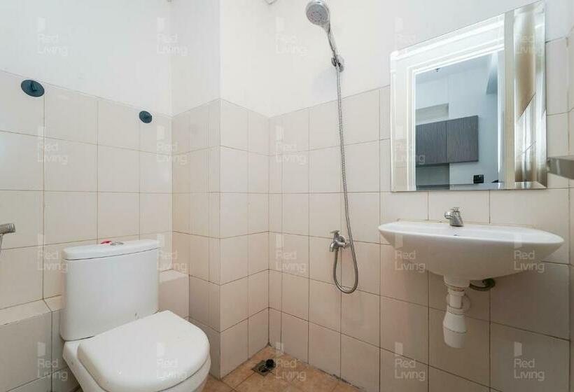 Отель Redliving Apartemen Riverview Residence Alima View Tower Mahakam