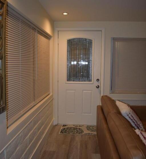 پانسیون Charming Private Guest Suite Near Disney/beach