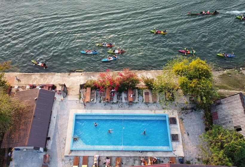 Riverside Garden Hostel
