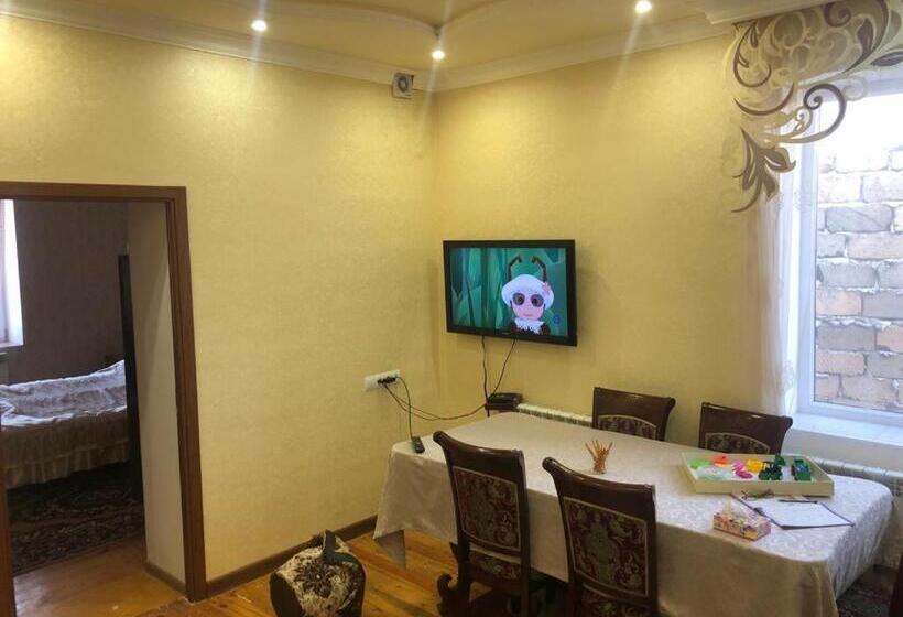 تختخواب و صبحانه Artgarden Family House