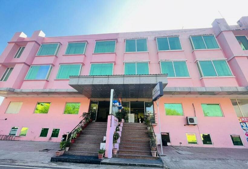 Отель Grand Continental @ Har Ki Pauri Haridwar