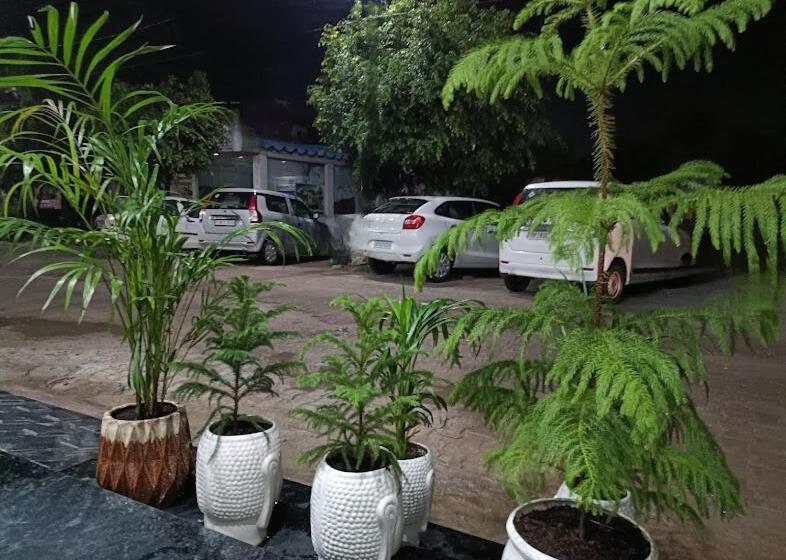 호텔 Hare Krishna Ambiance Vbn