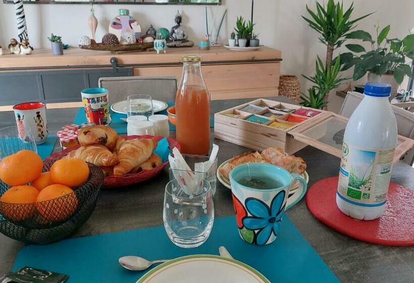 ベッドアンドブレックファースト Les Chambres De Fontenon