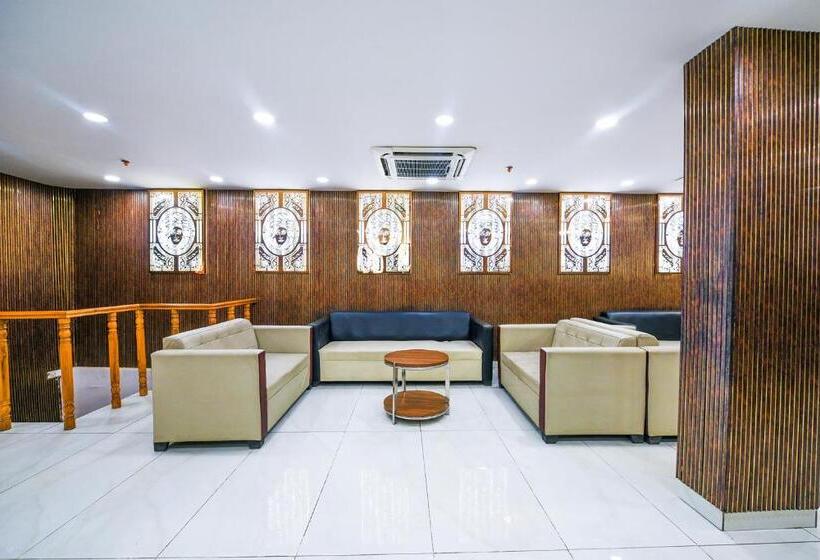 هتل Xenious Biz Ayaan Residency