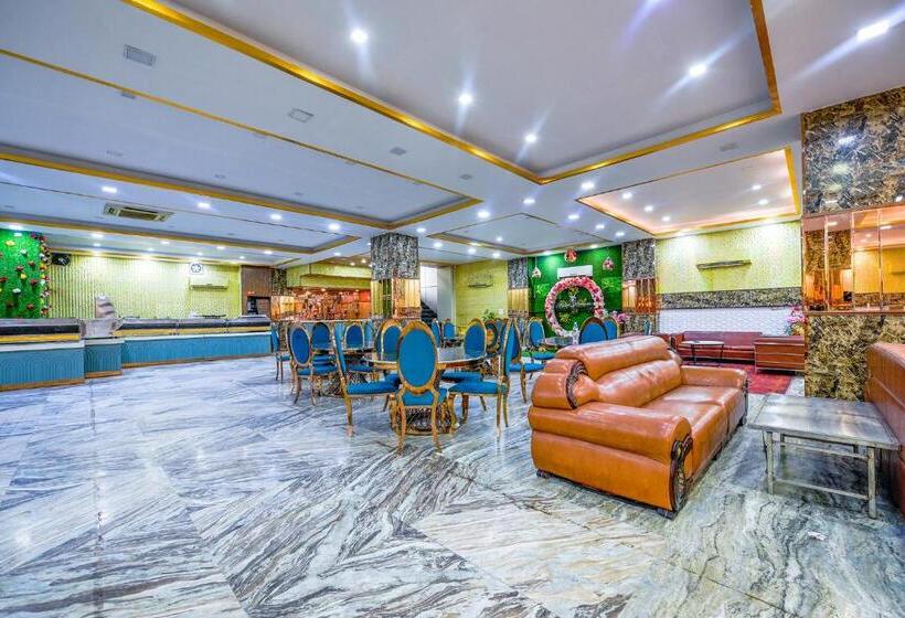 هتل Xenious Biz Ayaan Residency
