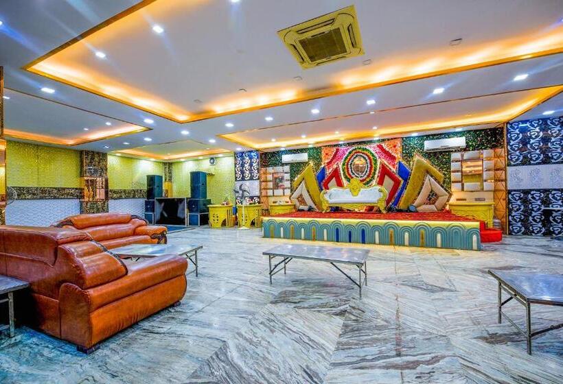 هتل Xenious Biz Ayaan Residency