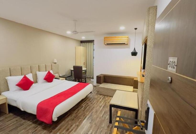هتل Xenious Biz Ayaan Residency