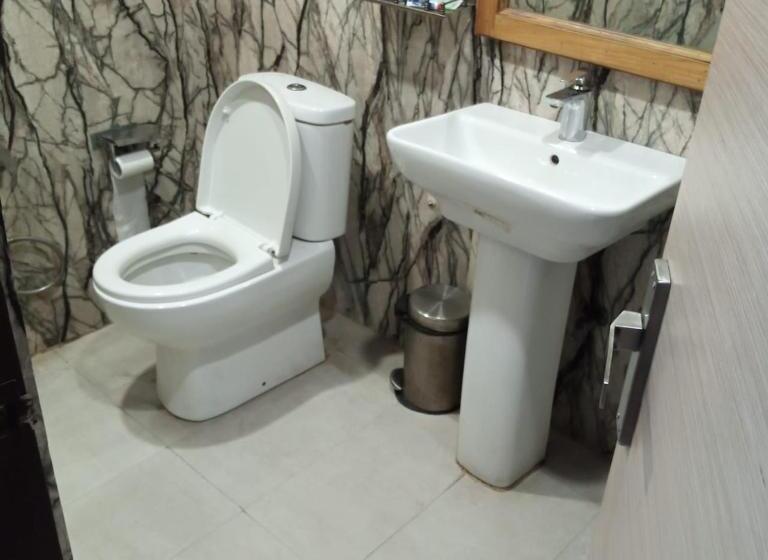 هتل Xenious Biz Ayaan Residency