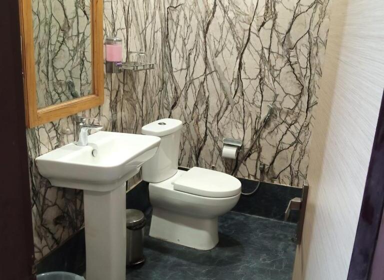 هتل Xenious Biz Ayaan Residency