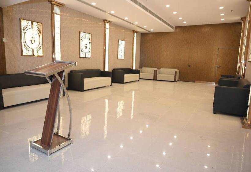 هتل Xenious Biz Ayaan Residency
