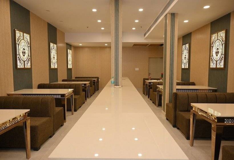 هتل Xenious Biz Ayaan Residency