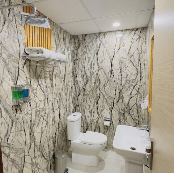 هتل Xenious Biz Ayaan Residency