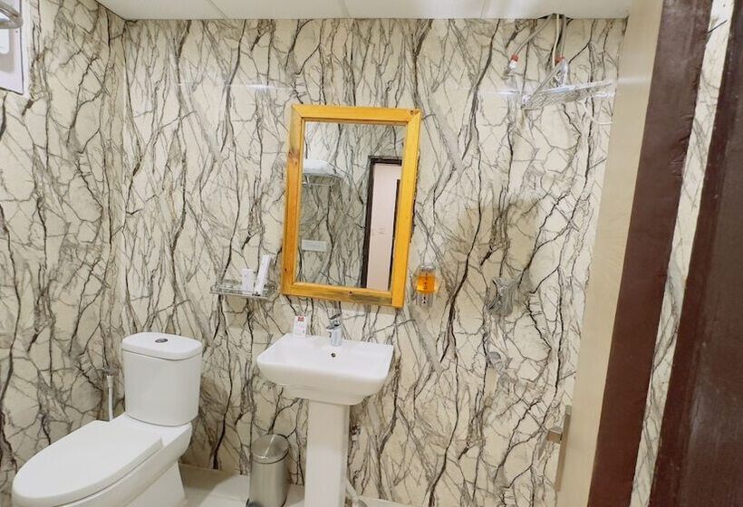 هتل Xenious Biz Ayaan Residency