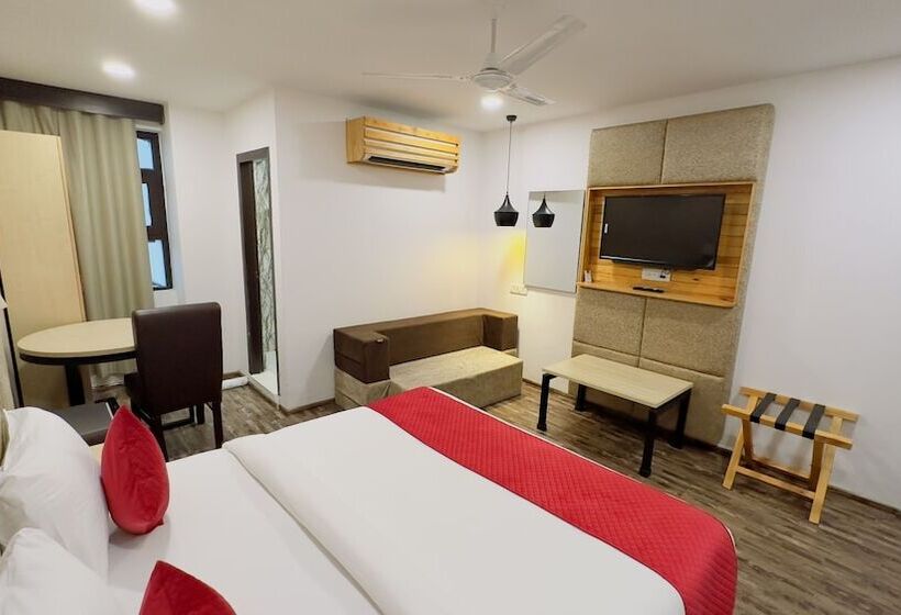 هتل Xenious Biz Ayaan Residency