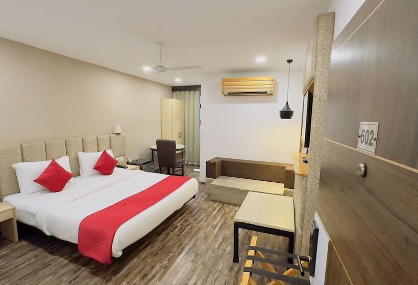 هتل Xenious Biz Ayaan Residency