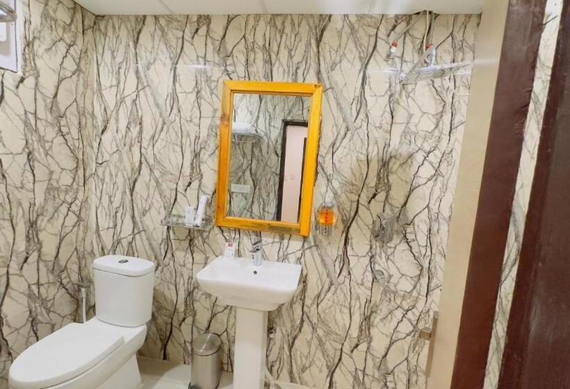 هتل Xenious Biz Ayaan Residency