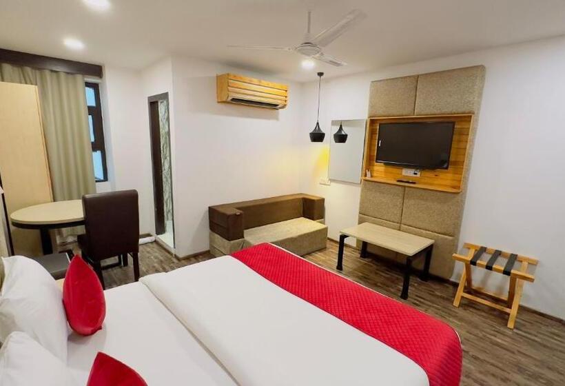 هتل Xenious Biz Ayaan Residency