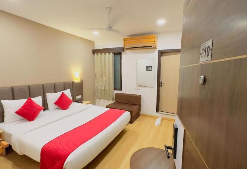 هتل Xenious Biz Ayaan Residency