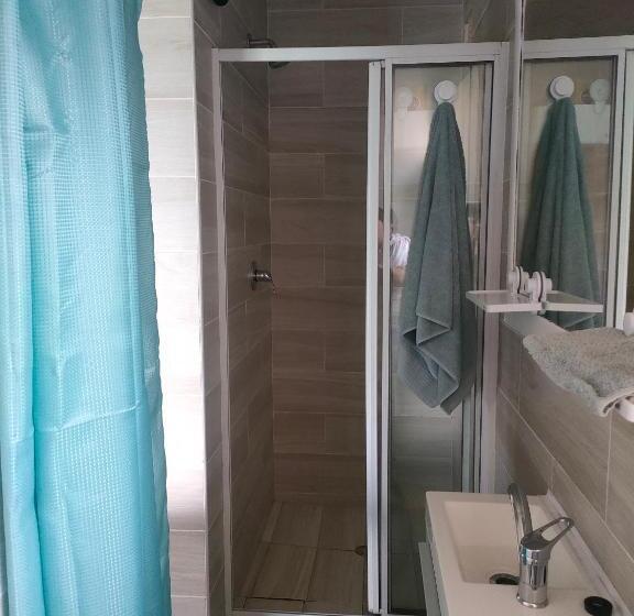پانسیون Cove Rock Stay