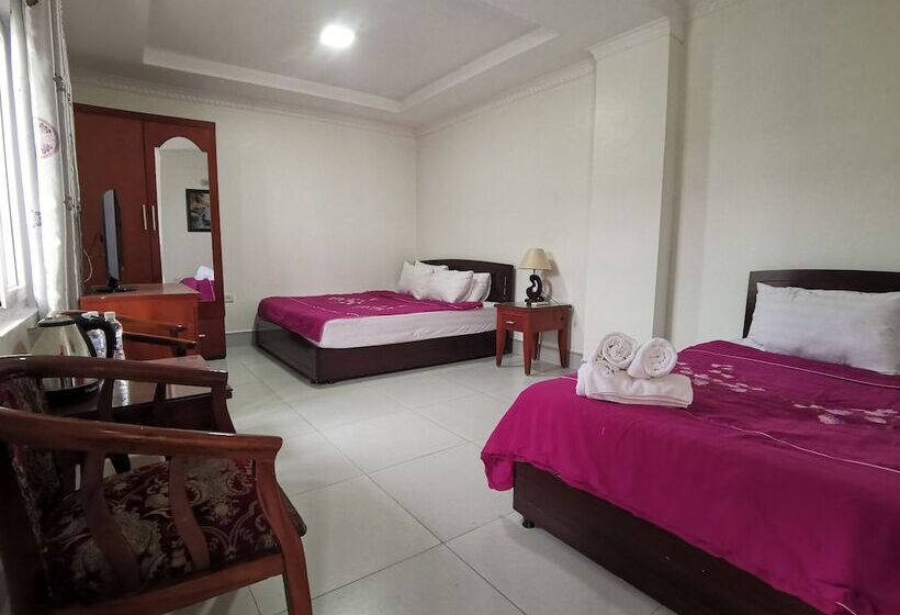 Frontier Hostel & Tours