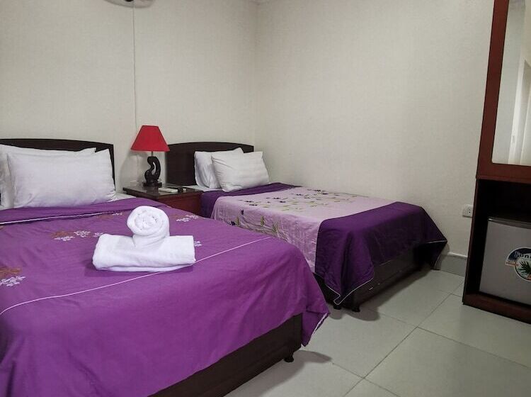 Frontier Hostel & Tours