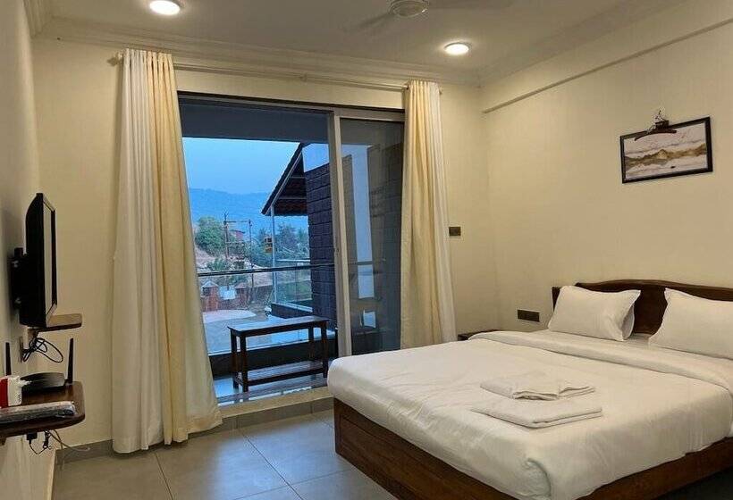 فندق Coastal Bay Beach Resort