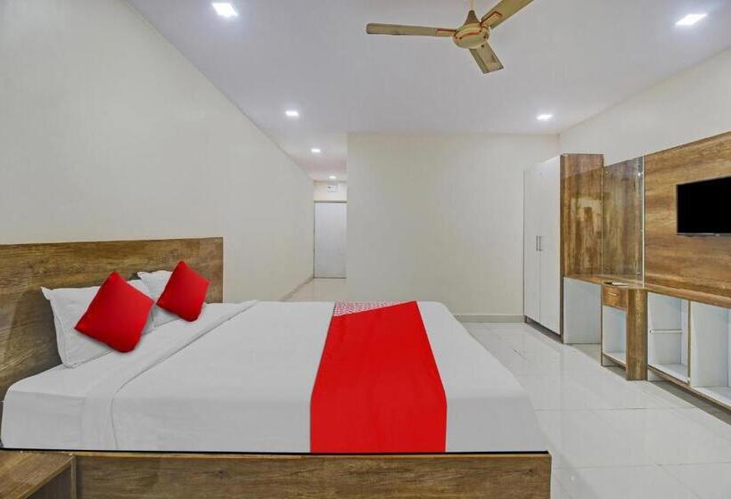 Отель Sai Baba Palace Lodging And Boarding