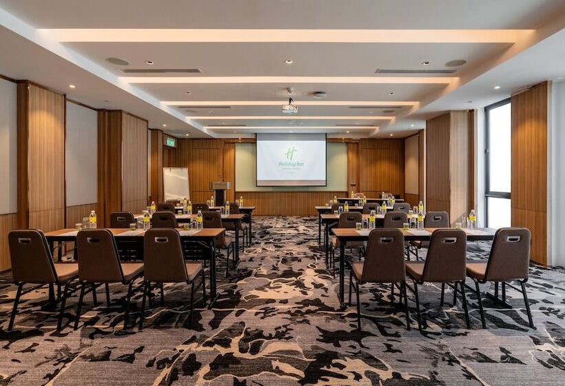 هتل Holiday Inn Sepang Airport By Ihg