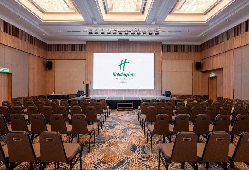 هتل Holiday Inn Sepang Airport By Ihg