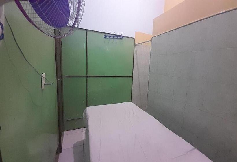 هتل Spot On 92236 Kediri Family Homestay