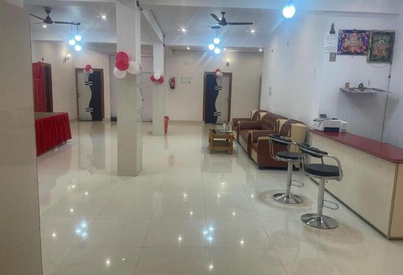 Spot On Hotel Kaushlendra Palace