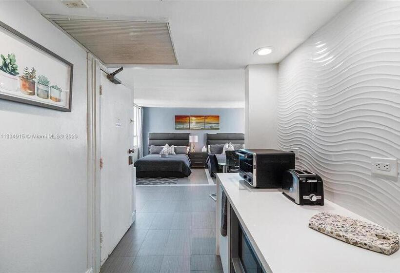 11th   Seven Heaven Miami  Unforgettable Ocean Front  Free Parking