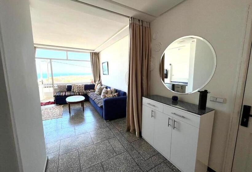 هتل Big Blue Guest House