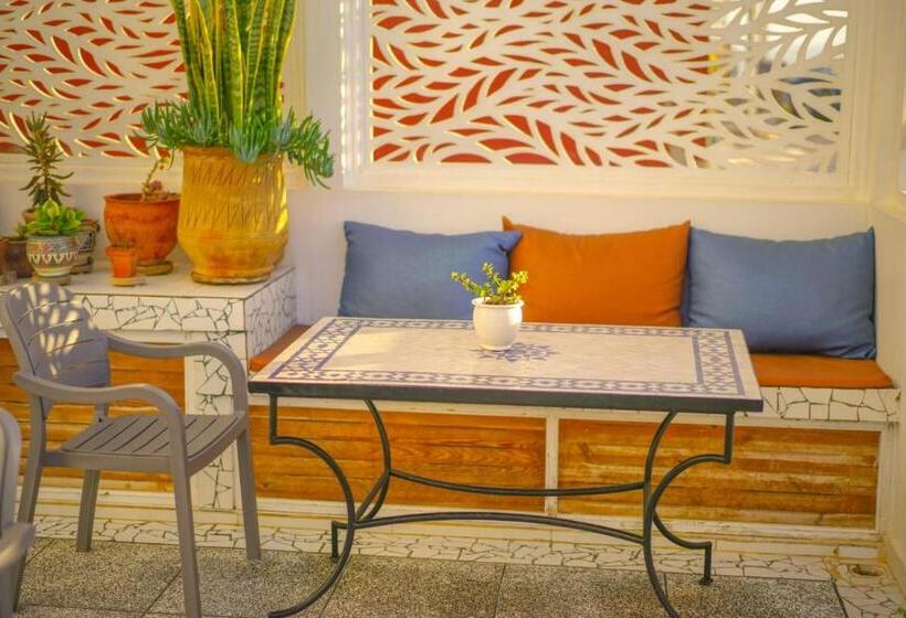 هتل Big Blue Guest House