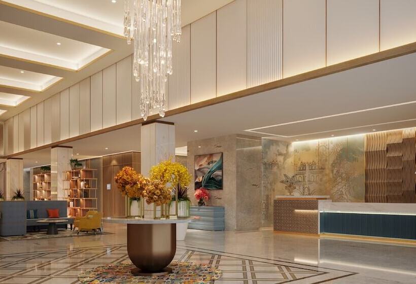 هتل Holiday Inn Lucknow Airport, An Ihg