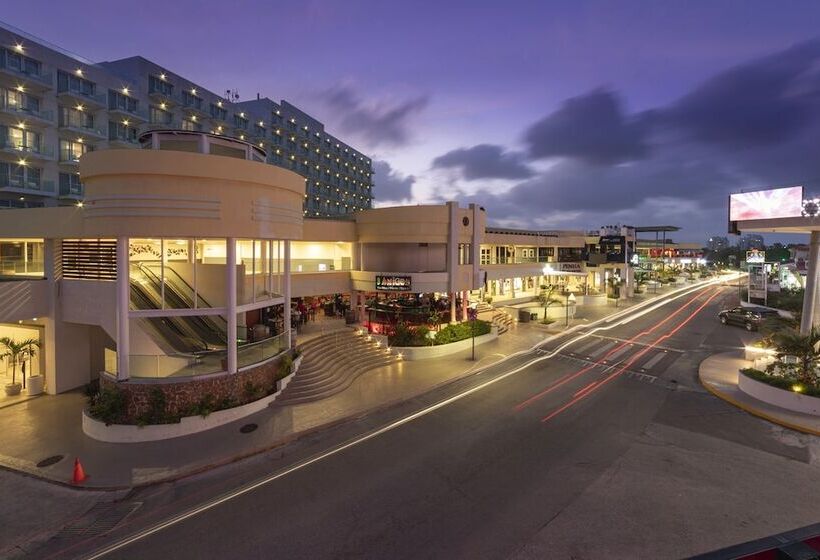 هتل Royal Islander Club Resort La Terrasse