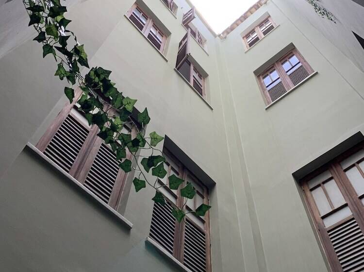 هتل Villa Salvador