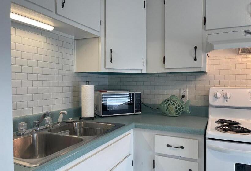 Ocean Breeze   Beautiful Condo & Pet Friendly
