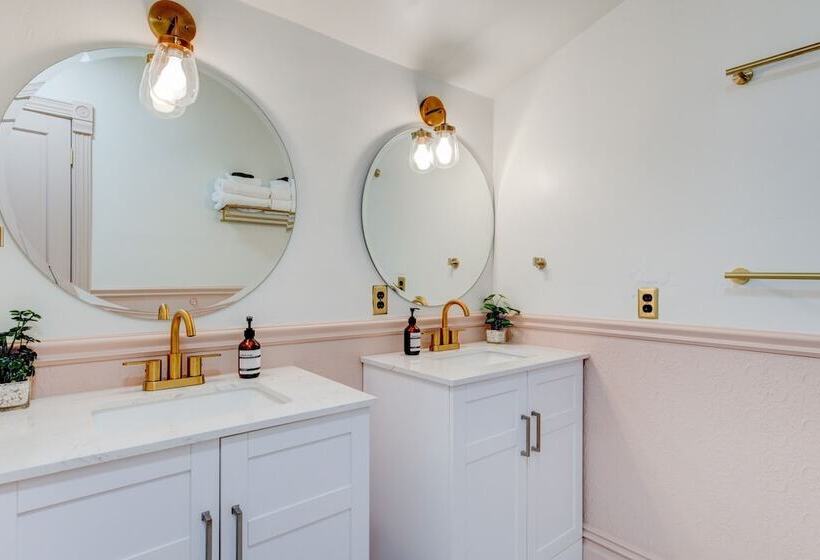 בית מלון כפרי Art City Inn