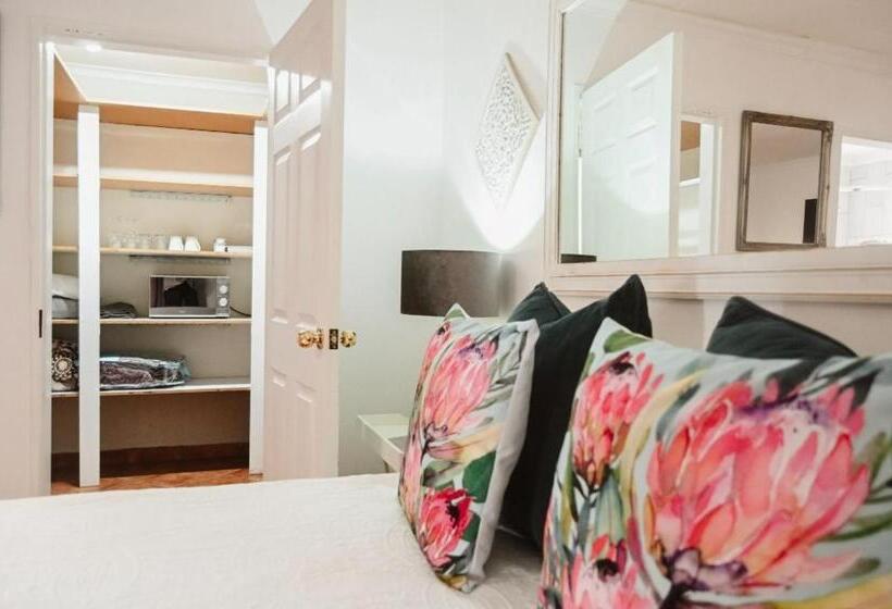 ペンション Zhantique Guest House 1  Unit 5