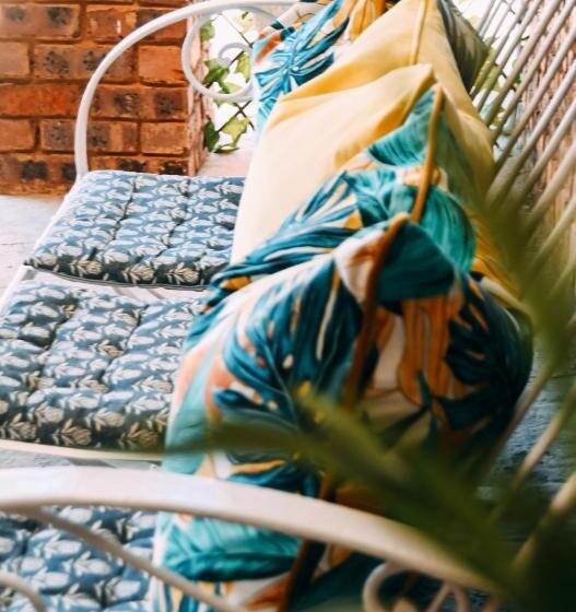ペンション Zhantique Guest House 1  Unit 5