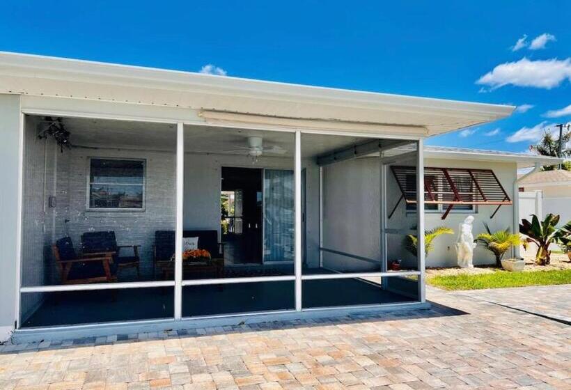 بنسيون Cheerful Home With Two Bedrooms