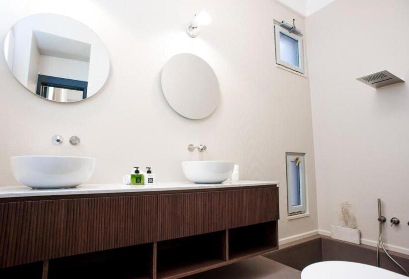 پانسیون Molo Suites
