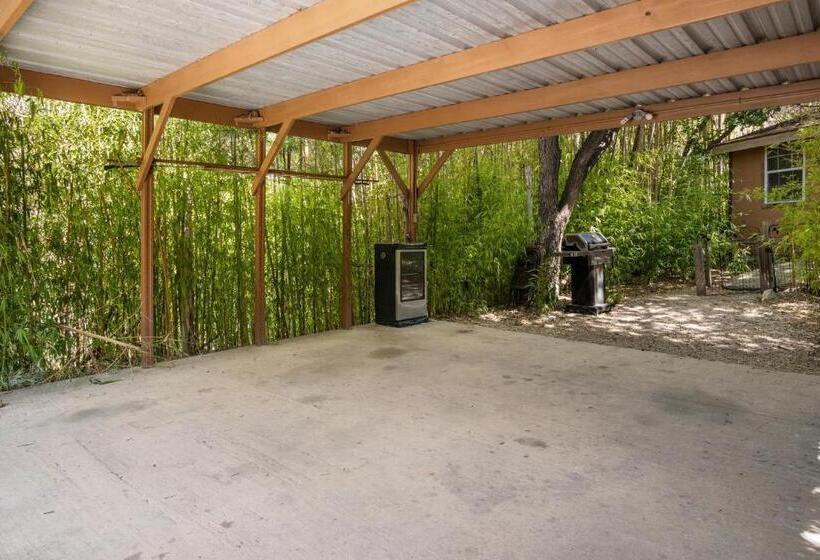 پانسیون River Run Hannas House On Guadalupe