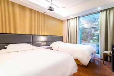 Puzzle Hotel Zhongshan 8th Road Chenjiaci Subway Station Branch