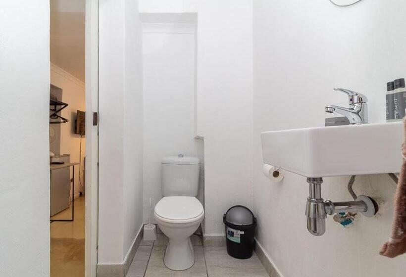 پانسیون Aircommodation Guesthouse