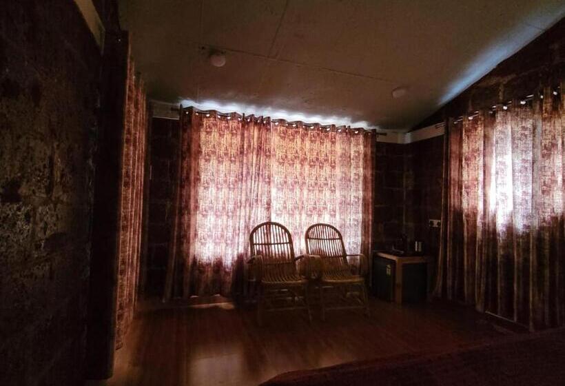 The Dandelion   Colonels Jungle Resort