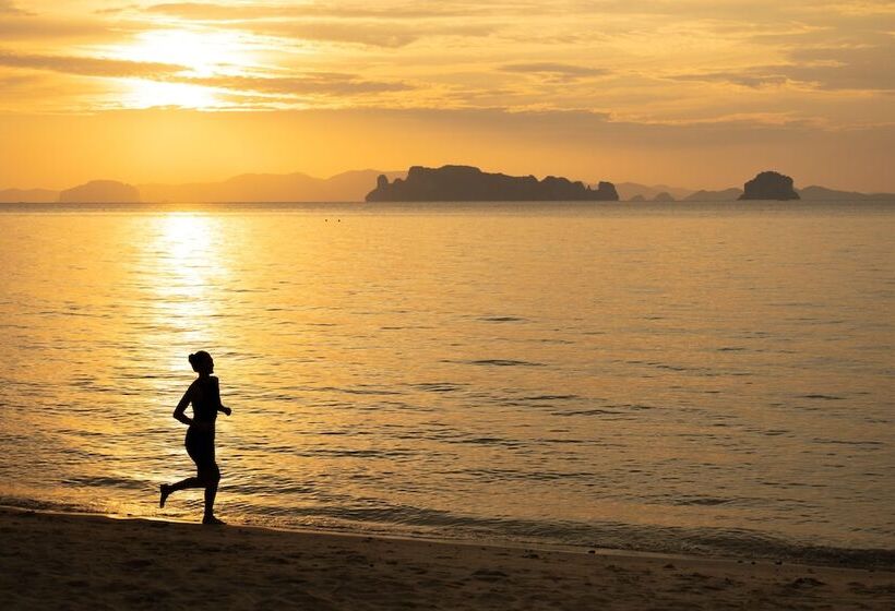 هتل Varana Krabi